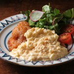 有田鶏のチキン南蛮
海老真丈落とし上げ
せせりの唐揚げポン酢
佐賀牛クリミの網焼き
博多和牛ザブトンの網焼き
宮崎牛内ももステーキ
子持ちししゃも

※写真は有田鶏のチキン南蛮