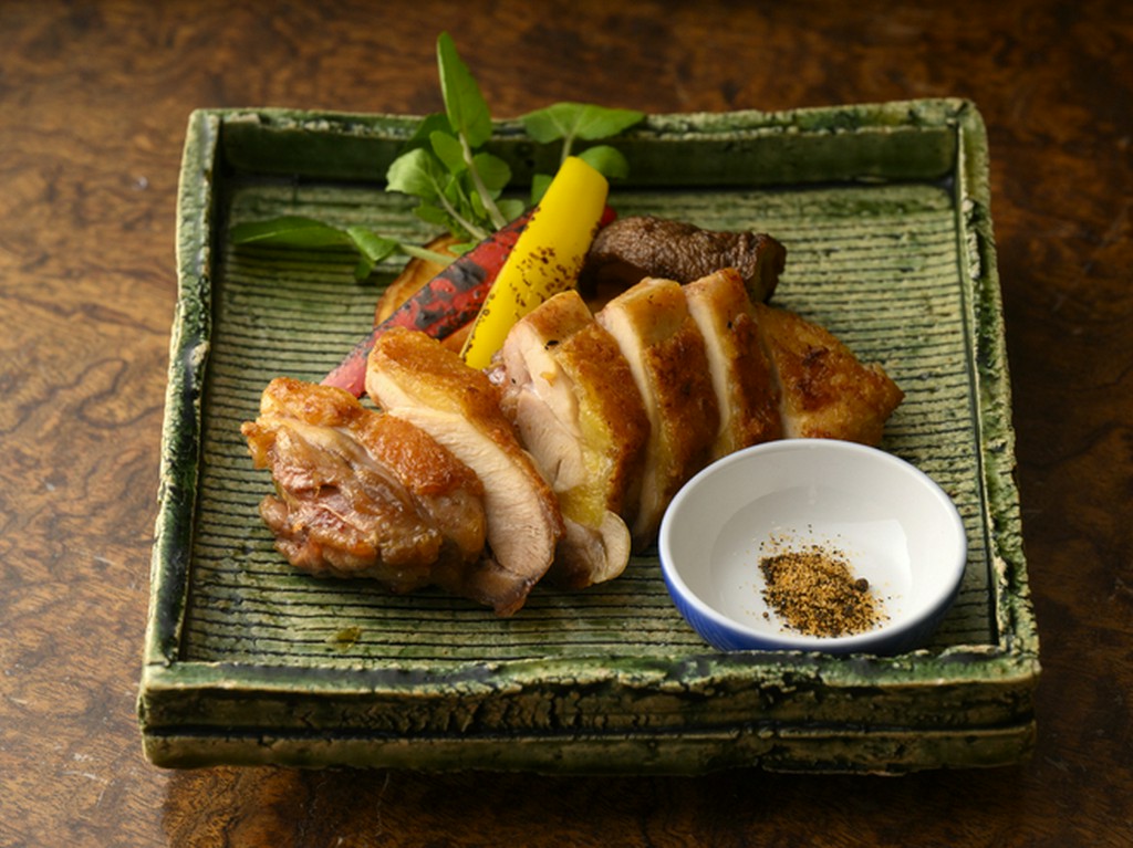 網焼き・塩焼き。食感豊かな『比内地鶏』