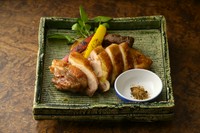 網焼き・塩焼きなど、比内地鶏の豊かな食感を活かした地鶏料理をお酒のお供にぜひ。