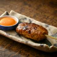 比内地鶏手羽先の網焼き
比内地鶏の特選つくね
比内地鶏のももの塩焼き

※写真は比内地鶏の特選つくね