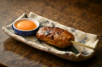 比内地鶏手羽先の網焼き
比内地鶏の特選つくね
比内地鶏のももの塩焼き

※写真は比内地鶏の特選つくね