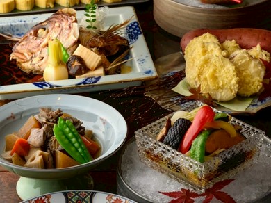 日本酒・ワインを味わい深くする多彩な『おばんざい』