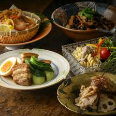 日本酒やワインをさらに楽しく。色とりどりのおばんざい