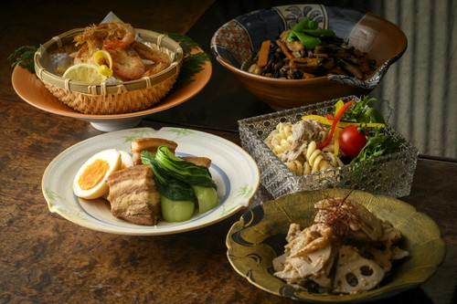 日本酒やワインをさらに楽しく。色とりどりのおばんざい