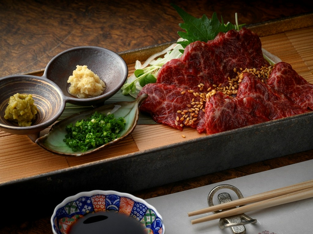 選りすぐりのお酒をさらに楽しくする一品料理多数