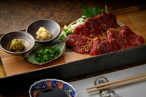 選りすぐりのお酒をさらに楽しくする一品料理多数