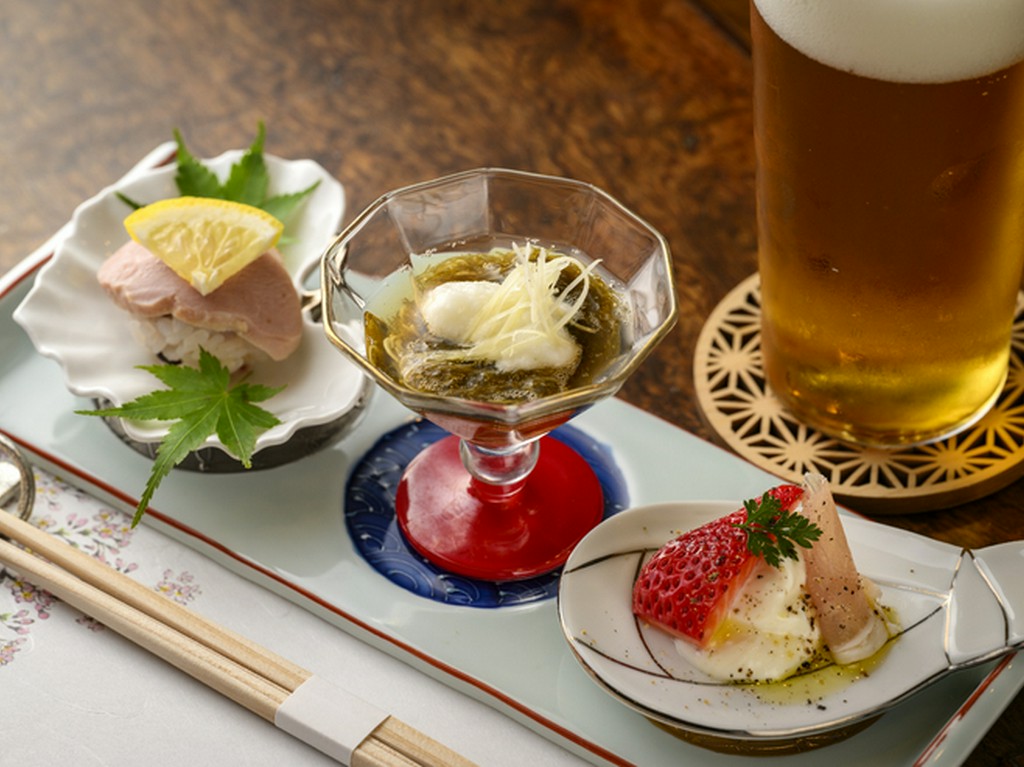 お出迎えは、お客様を想い一品ずつこだわった前菜三種盛りを用意