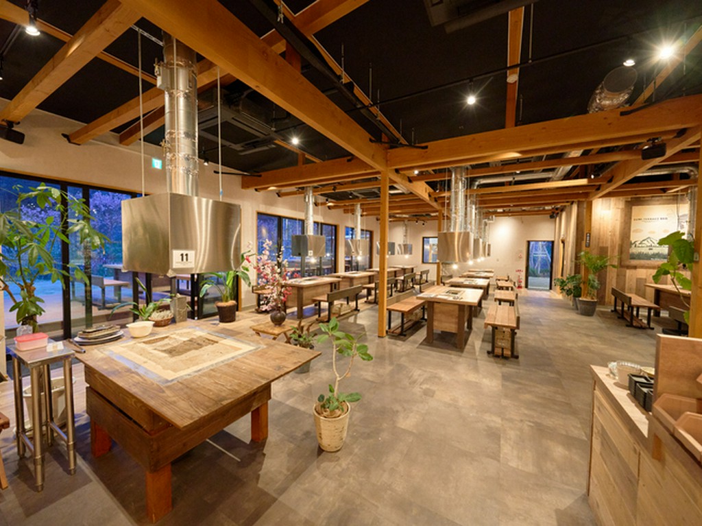 雨でも楽しめる、全天候型OKのオシャレな「BBQ」店