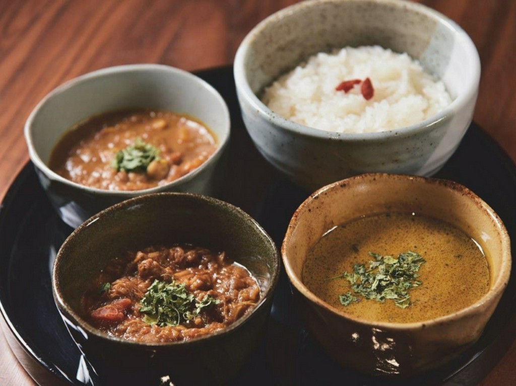 E.3種盛り薬膳カレー