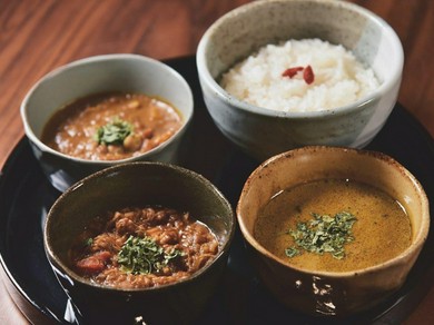 E.3種盛り薬膳カレー