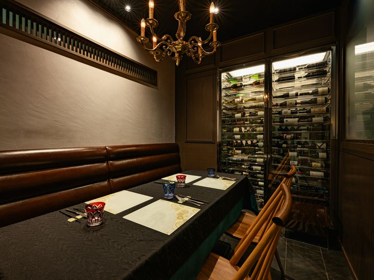 くつろぎ感が高い半個室があり、少人数の食事会に人気！