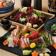 30種以上のドリンクを楽しめる飲み放題プランが充実。飲み放題付きコースが3種あり、宴会や女子会などに人気。お酒を中心に楽しみたいときは、単独プランがオススメです。メニューの「コース」ページ参照。