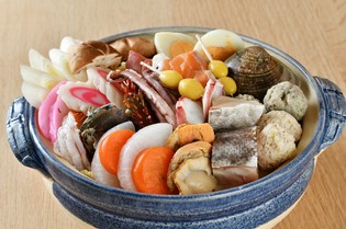 明日への元気をもらえる！旬食材30品目以上が入る『特製寄せ鍋』