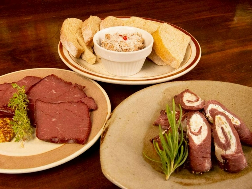 大自然が育む凝縮された旨み。『ジビエおつまみセット』