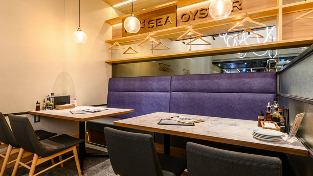 牡蠣とオリジナルワインで楽しむ、大人のデート