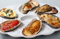 焼き牡蠣6種の全種類1個づつの盛り合わせです。