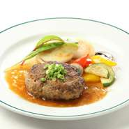 ・ダブル2個　3,480円（税込み）

和牛そのままにゴロっとした食感と旨味がガツンと感じるTETSU特製の粗挽きハンバーグ。安定の人気です！！