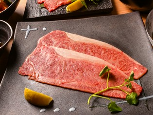 その日、一番コンディションの良い肉を厳選し仕入れ