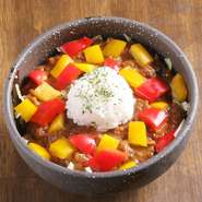 牛カルビ・ニラ・卵・米