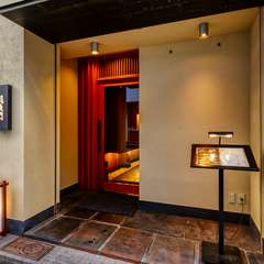 心斎橋駅3分。洗練された料理と空間で特別な日にも応えるお店