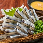 鹿児島県甑島（こしきじま）のきれいな海で獲れた新鮮なキビナゴです。