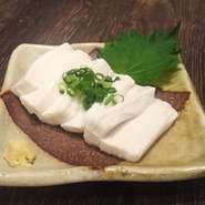 ジーマミー（落花生）で作った豆腐です。プリプリな食感がクセになります！