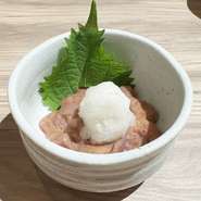 濃厚なイカの旨味、塩辛で一杯！