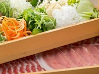 おかかの身体に優しい自慢の出汁と、人気の野菜食べ放題コースをご用意しました。