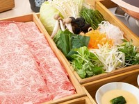 おかかの身体に優しい自慢の出汁と、人気の野菜食べ放題コースをご用意しました。