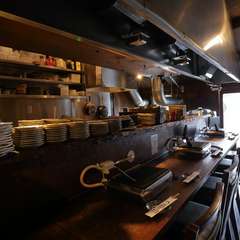 焼き台を真ん中に置いて二人のデートを満喫