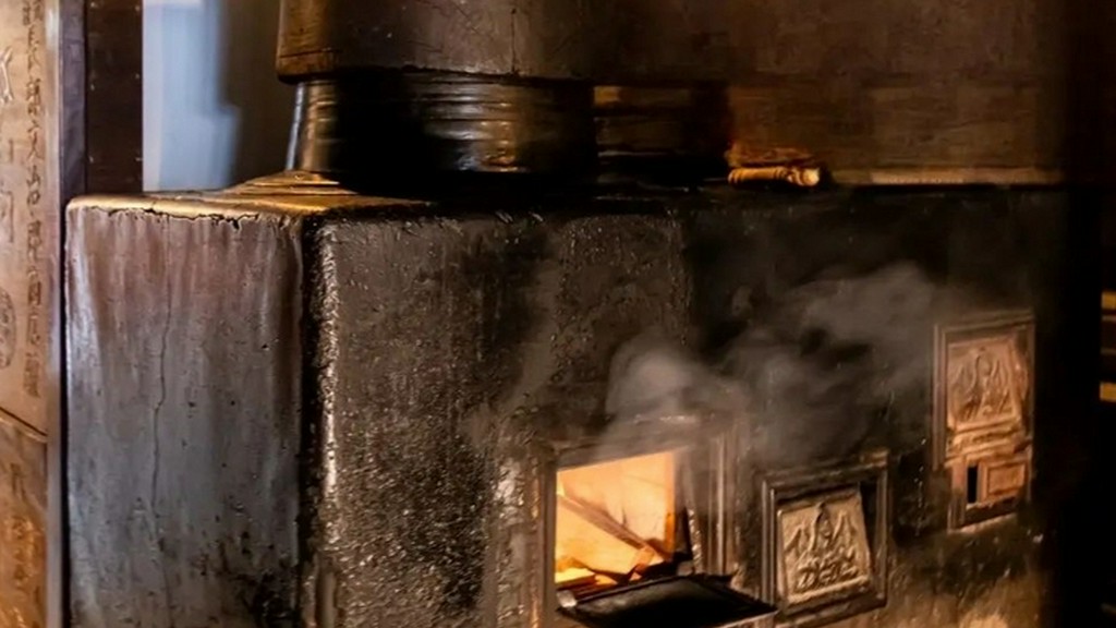 薪釜で時間をかけて炊き上げる『釜戸ごはん』