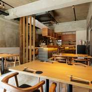 和モダンの落ち着いた空間で特別なひと時をお過ごしください。