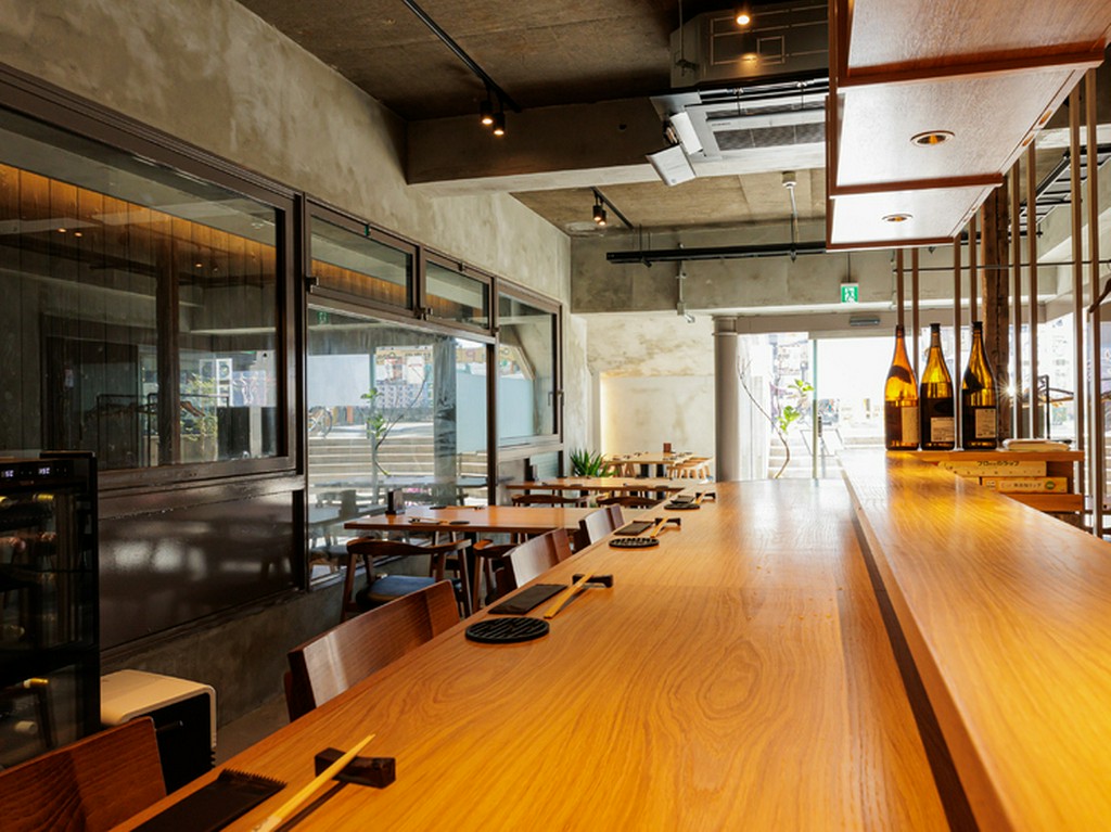 素材にこだわった料理を堪能できる、創作料理店