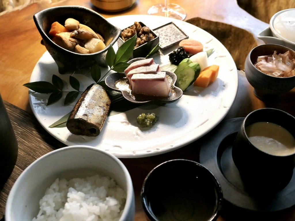 お茶屋の朝御膳「暁」