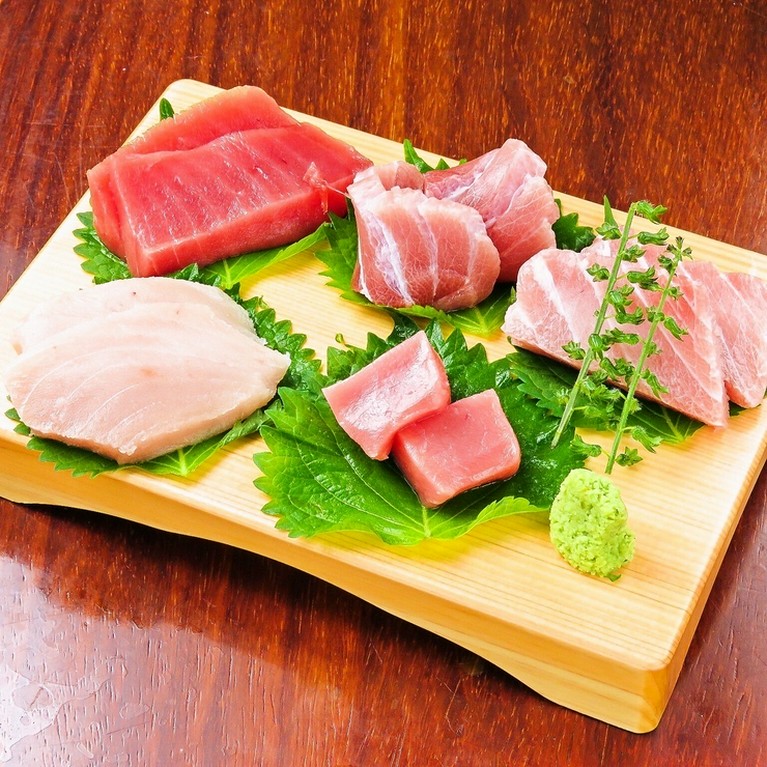 名物マグロに旬の食材、ドリンクメニューも各種充実！