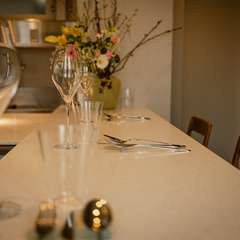 気軽に会話することができる心地よい距離感のカウンター席