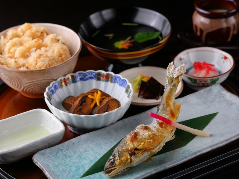日本の伝統・魅力的な食文化を再認識する、鮎・鰻の専門店