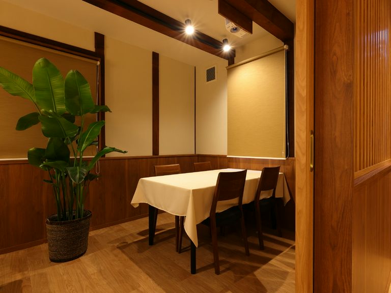 落ちついた雰囲気のお店は、ランチ・ディナー女子会にも最適