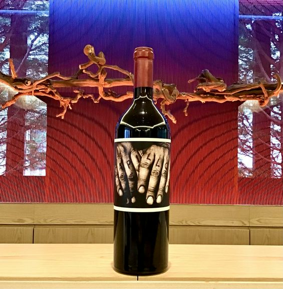 希少性の高いシャンパーニュから上質な日本ワインまで約250種