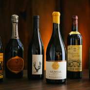 アルコールはフランス産が5割、その他の国のものが4.5割、日本酒が0.5割というラインナップ。ストック数はトータル7000本と豊富。ペアリングはグラスで7種類登場。