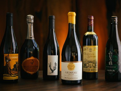 各国のワイン、日本酒を合わせたワインペアリングも秀逸