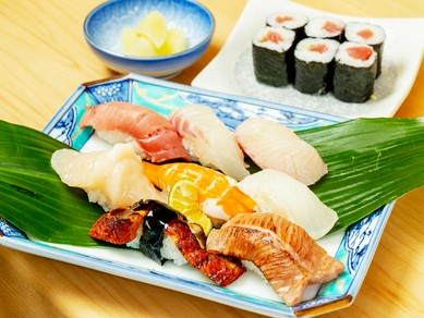 人気のネタと旬の味覚を気軽に満喫できる『並握りコース』