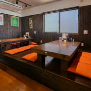 おしゃべりを楽しみながら絶品中華をシェアできる、くつろぎの店内。イチオシメニューをセレクトしたコースもあり、飲み放題も追加可能。女子会・各種宴会での利用もオススメです。