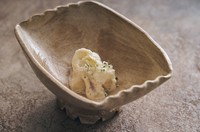 『真珠貝と洋梨の白和え ミルク湯葉添え』