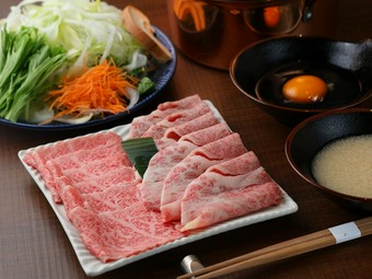 和風出汁が甘く絡む『すき焼き』