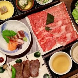 松阪牛と黒毛和牛を食べ比べできる贅沢なプランとなっております。