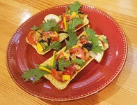 器ごと食べられる、ユニークなお皿型のタコス♪