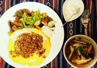 ・そぼろ玉子のっけご飯プレート
・サラダ
・スープ
※+250円でドリンク付きに(ホット珈琲・アイス珈琲)