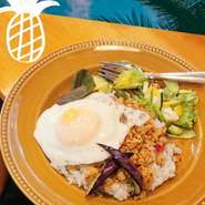 ・ガパオライス
・スープ
※+250円でドリンク付きに(ホット珈琲・アイス珈琲)