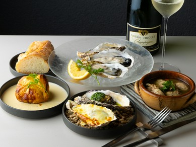 牡蠣や魚介のミネラルに寄り添う、ソムリエセレクトのワイン